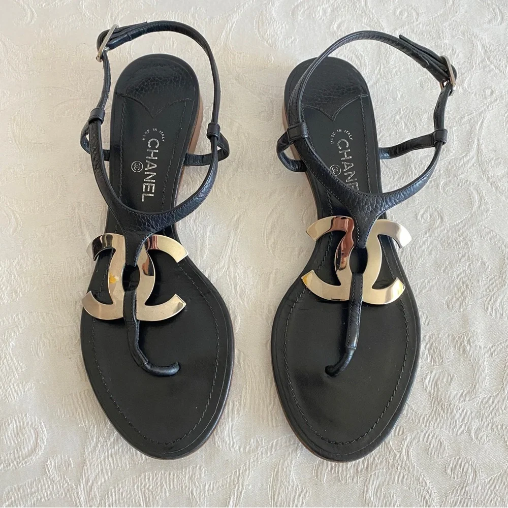 Chanel CC logo flat sandals